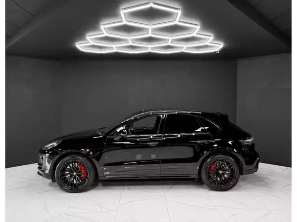 Porsche Macan III GTS - Photo 2