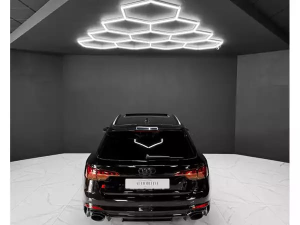 Audi RS4 COMPETITION - Photo 3