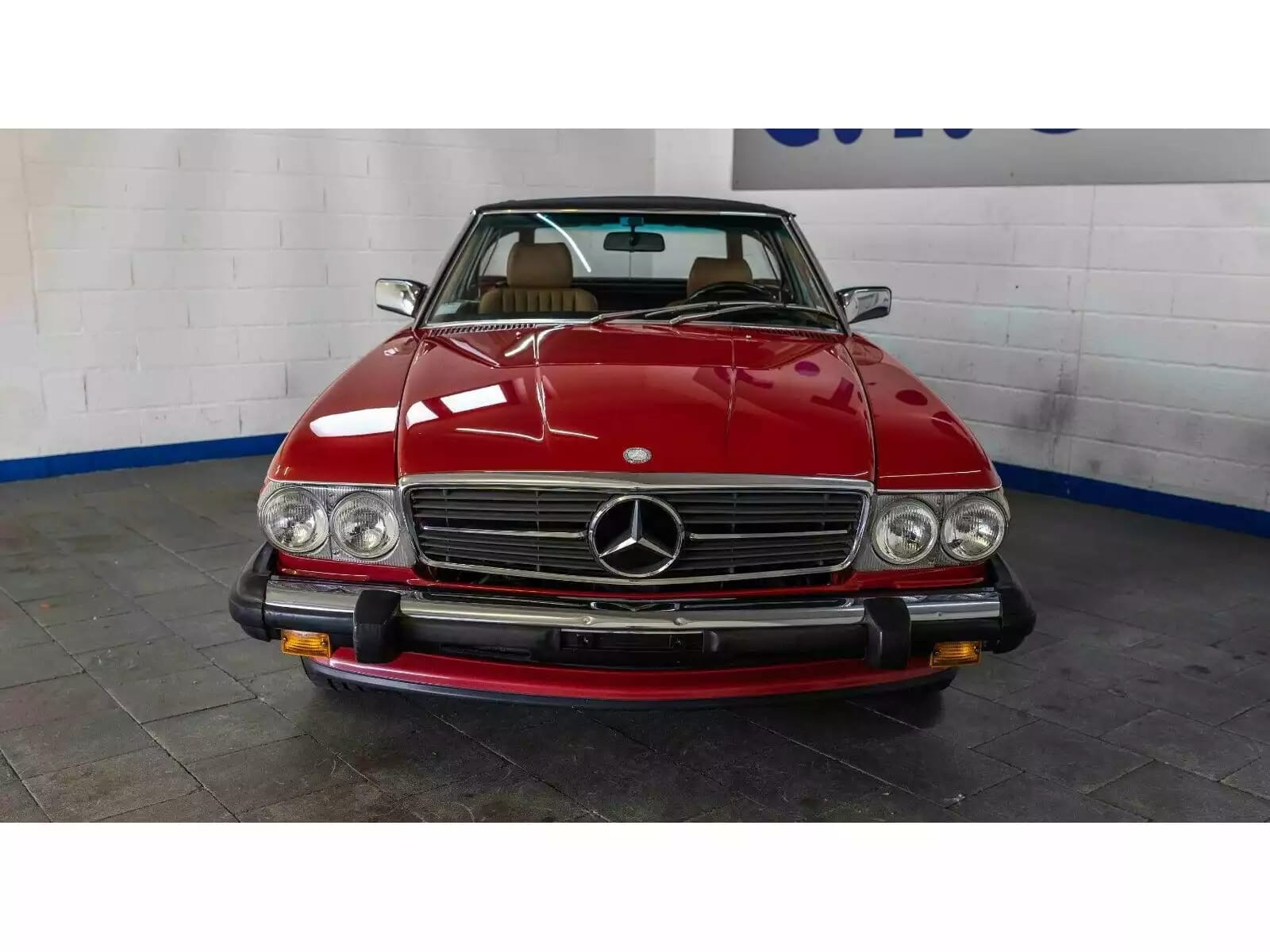 Mercedes-Benz SL 560 R107 - Photo 1