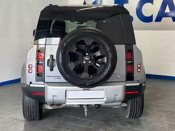 Land Rover Defender 240 S - Photo 3