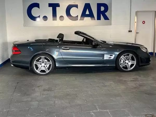 Mercedes-Benz SL 63 AMG SL Roadster - Photo 2