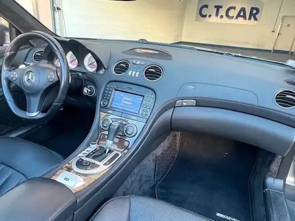 Mercedes-Benz SL 63 AMG SL Roadster - Photo 3