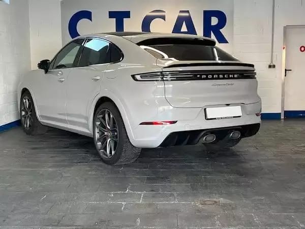 Porsche Cayenne Coupe Turbo E-Hybrid - Photo 2