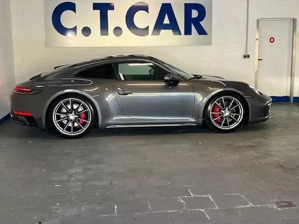 Porsche 992 911 Carrera 4S - Photo 2