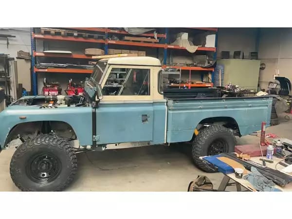 Land Rover Defender 110 HCPU 3.5 V8-FRAME OFF RESTAURATION - Photo 2