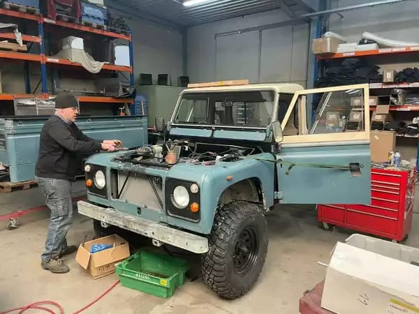 Land Rover Defender 110 HCPU 3.5 V8-FRAME OFF RESTAURATION - Photo 3