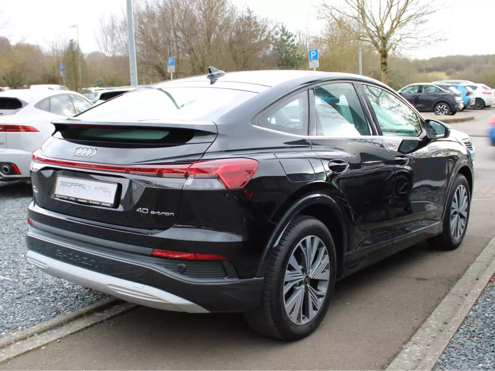 Audi Q4 e-tron 40 HEAD UP CUIR NAVI 1 HAND AUTONOMIE +- 500KM - Photo 1