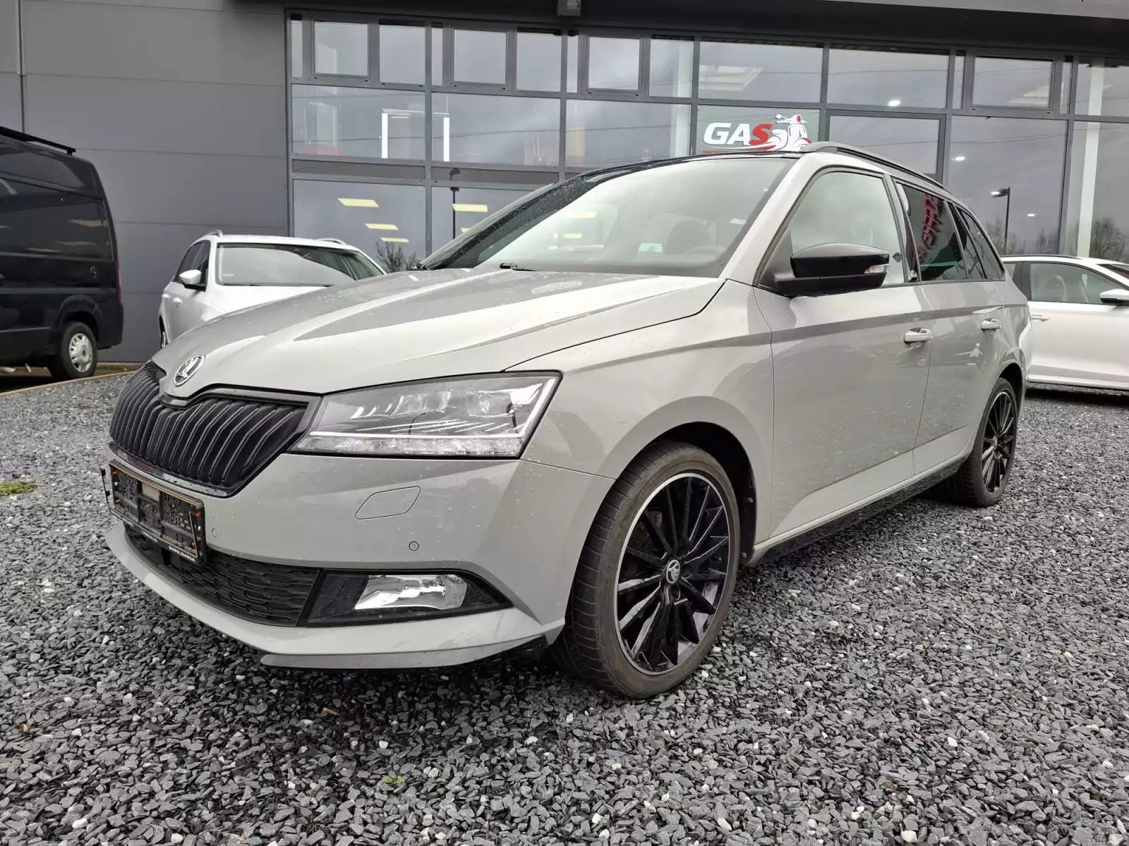 Skoda Fabia 1.0 TSI  MONTE CARLO, LED, CAMERA, PANORAMIQUE, ALU 17'',NAVI, 1HAND - Photo 1