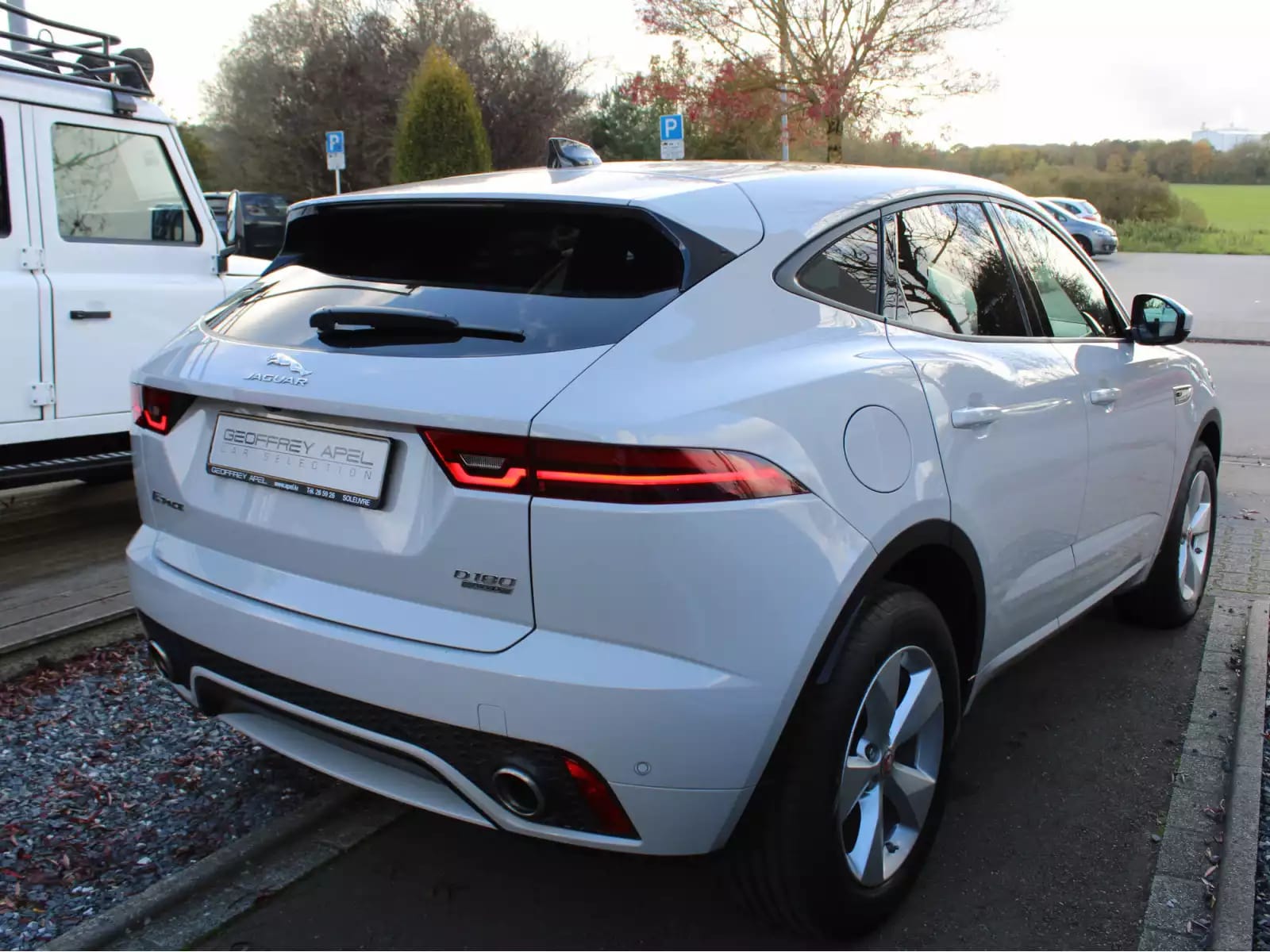 Jaguar E-Pace D 180 AWD R-DYNAMIC PANO CUIR NAVI - Photo 1