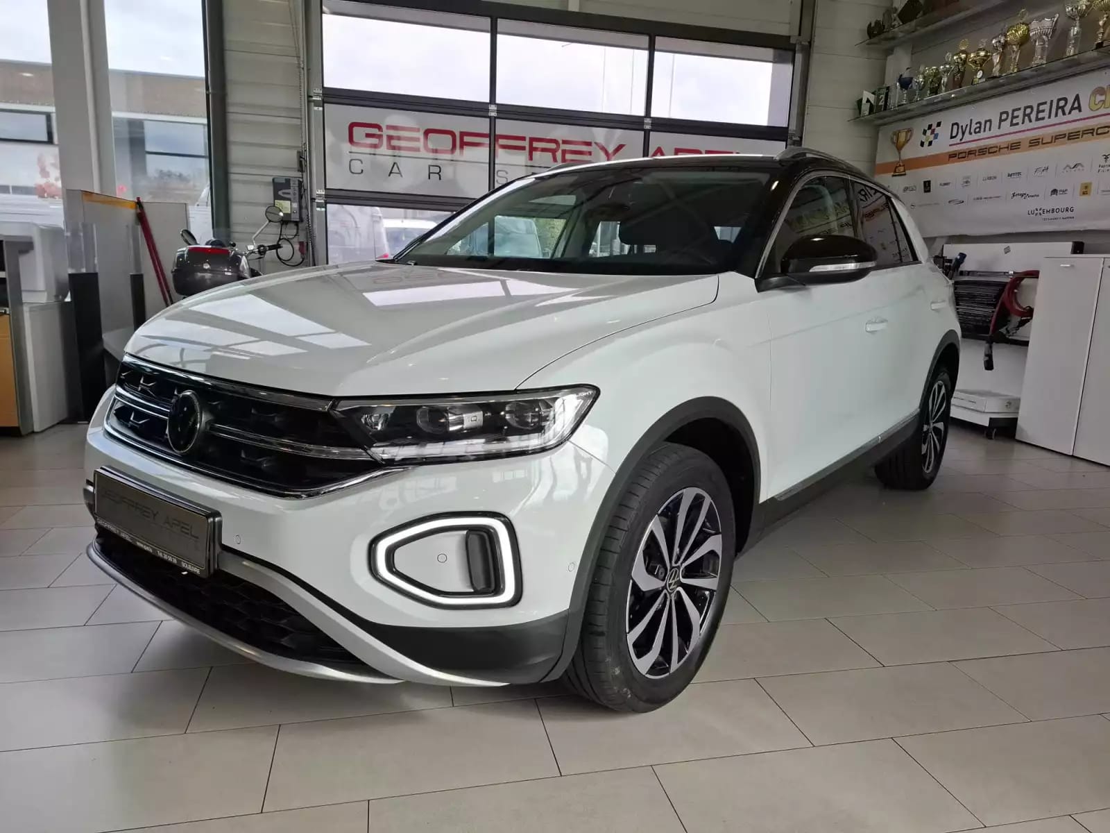 Volkswagen T-Roc 1.5 TSI 150 DSG STYLE,1 HAND,VIRTUAL,KAMERA,NAVI,CARPLAY,LED,CUIR,IQ-LIGHT - Photo 1