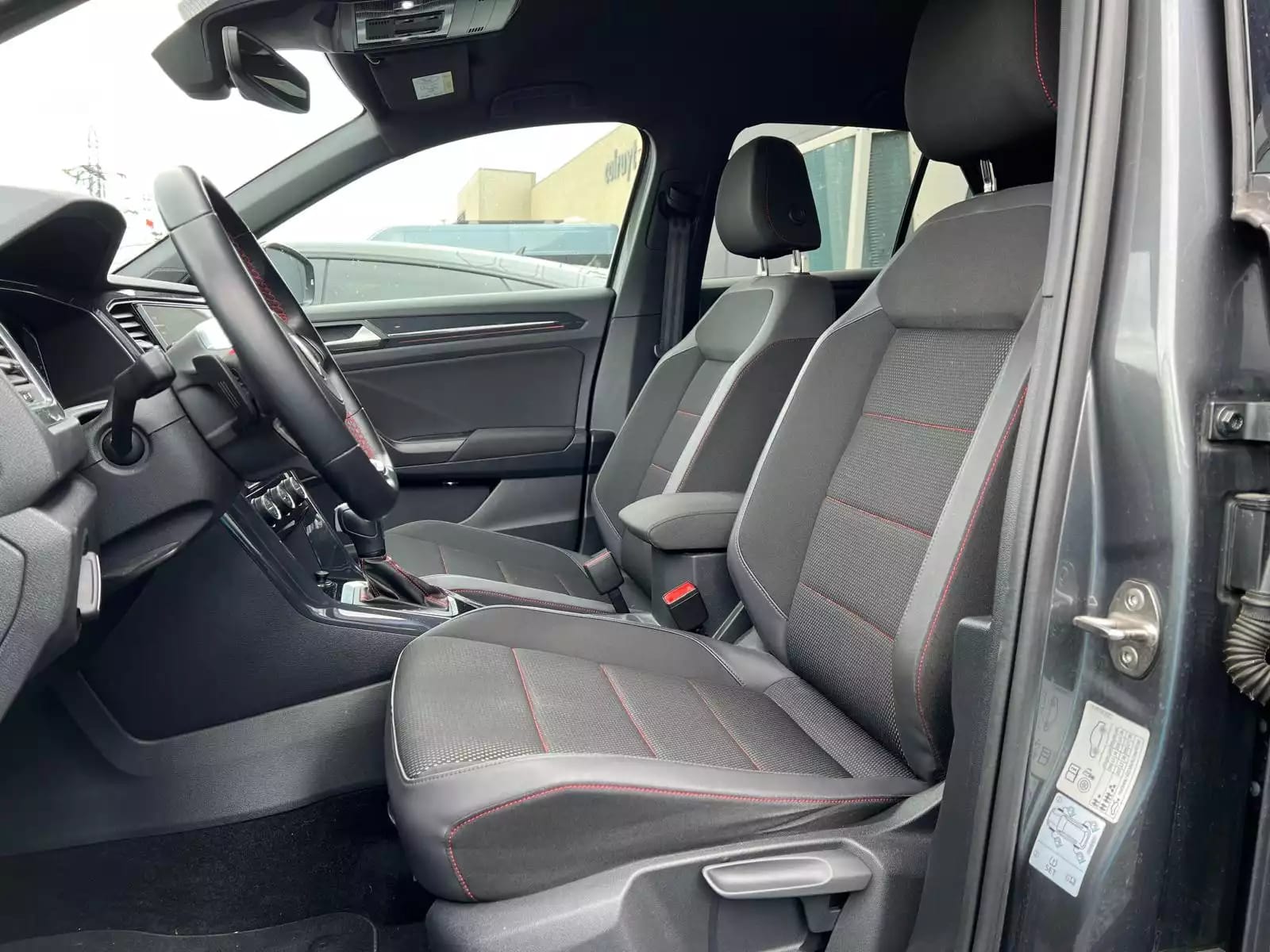 Volkswagen T-Roc 1.5 TSI 150 DSG STYLE,VIRTUAL, KAMERA,NAVI, CARPLAY, LED, CUIR,1 HAND - Photo 1