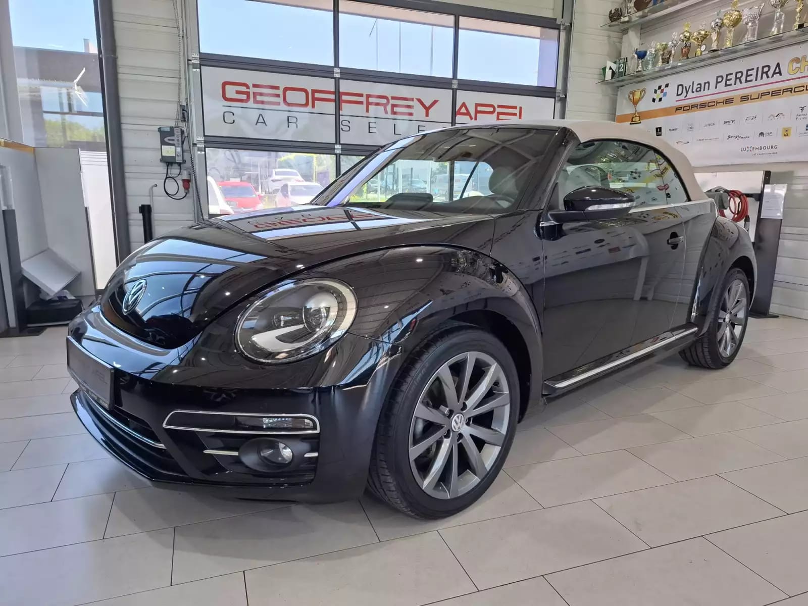 Volkswagen Beetle 2.0 TDI 150 CABRIOLET DESIGN, NAVI, PDC, ALU 18'', LED, KM 23000, - Photo 1