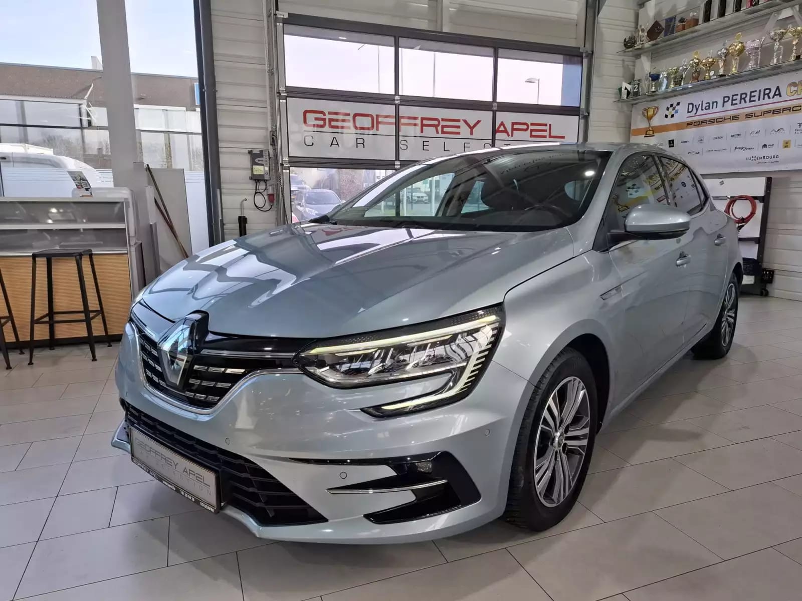 Renault Megane Intens dCi 115, CUIR, NAVI, CAMERA, LED, COCKPIT, HEAD-UP-DISPLAY, - Photo 1