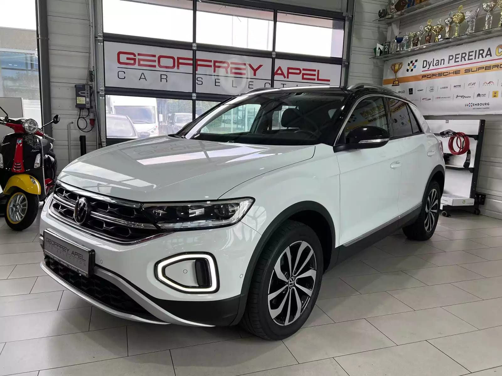 Volkswagen T-Roc 1.5 TSI 150 DSG STYLE,1 HAND,VIRTUAL,KAMERA,NAVI,CARPLAY,LED,CUIR,IQ-LIGHT - Photo 1