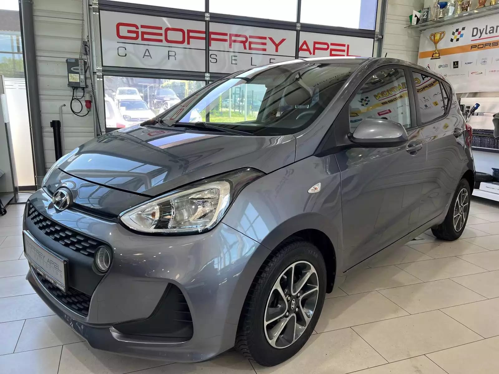 Hyundai i10 1.0  CLIMA, NAVI, BLUETOOTH, ALU, GARANTIE - Photo 1