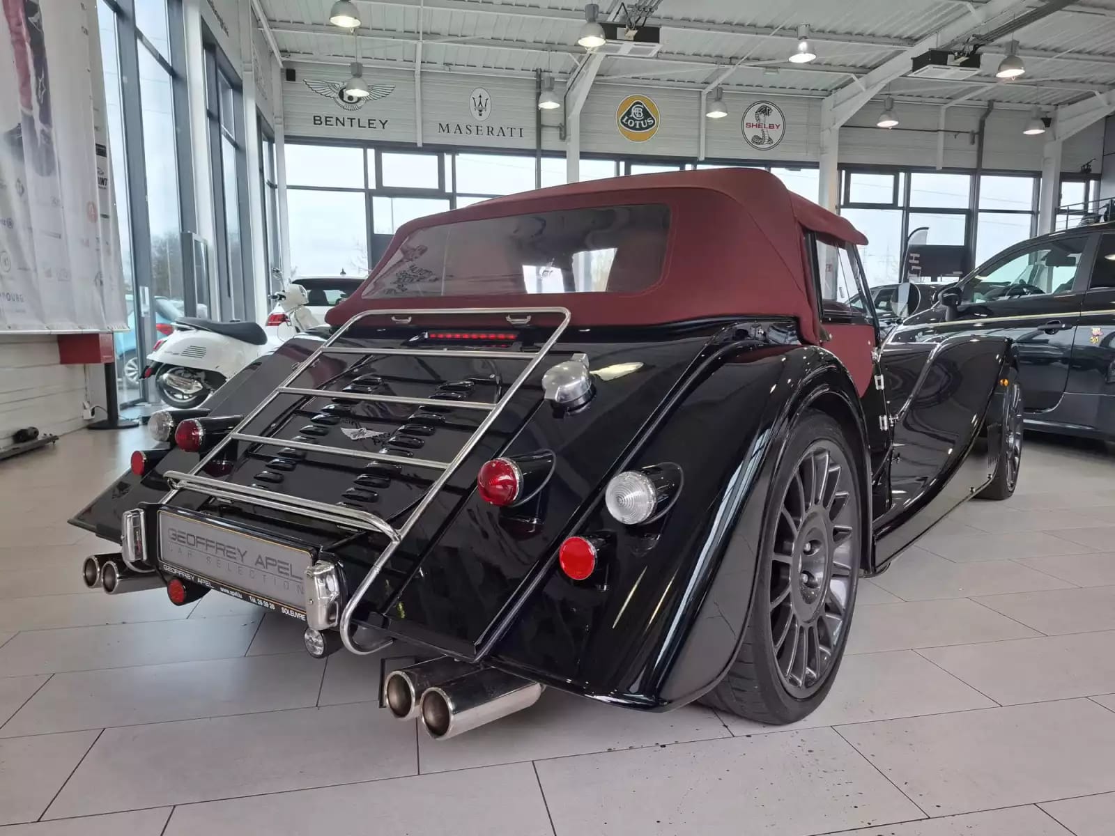 Morgan Plus 8 SPORT BLACK 4.8 V8 BMW 367HP, 1 HAND - Photo 1
