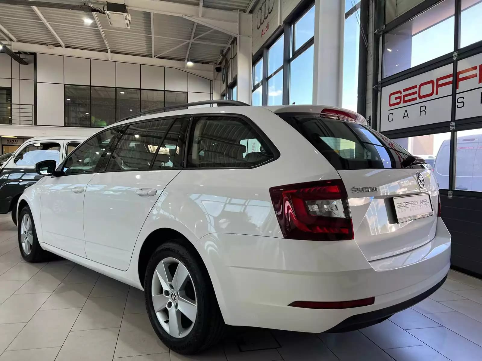 Skoda Octavia 1.6 TDI 116 NAVI, PDC,CARPLAY,ALU 16'' - Photo 1