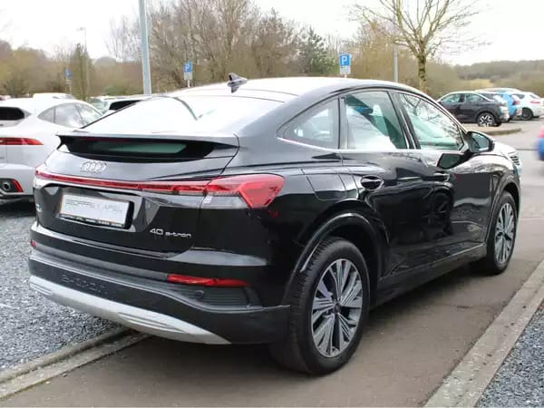 Audi Q4 e-tron 40 HEAD UP CUIR NAVI 1 HAND AUTONOMIE +- 500KM - Photo 2