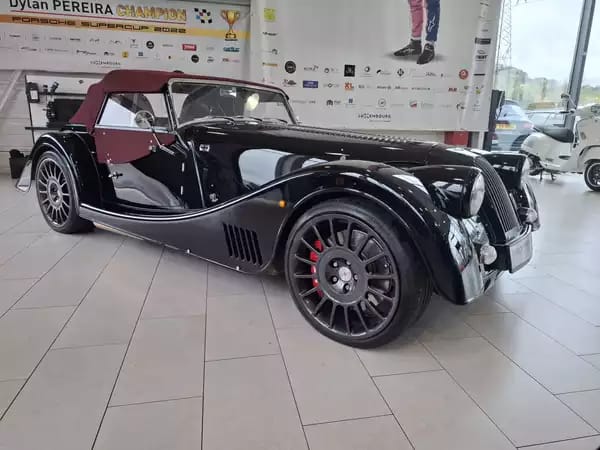 Morgan Plus 8 SPORT BLACK 4.8 V8 BMW 367HP, 1 HAND - Photo 2