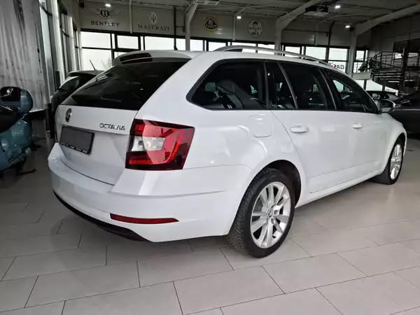 Skoda Octavia 2.0 TDI 150 DSG STYLE, 1 HAND, NAVI, LED,ALU 17'' - Photo 2