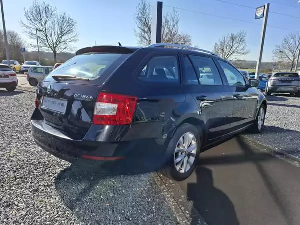 Skoda Octavia 1.8 TSI STYLE LED NAVI 1 HAND - Photo 2