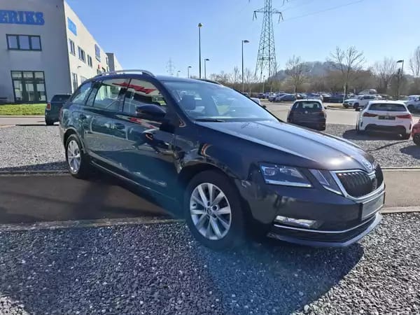 Skoda Octavia 1.8 TSI STYLE LED NAVI 1 HAND - Photo 3