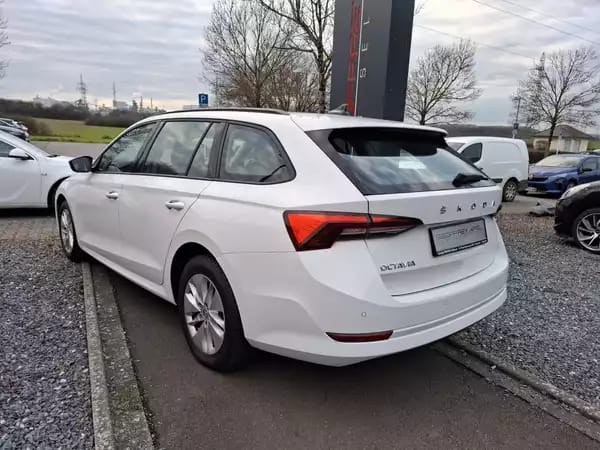 Skoda Octavia 2.0 TDI 116 COMBI AMBITION LED - Photo 2