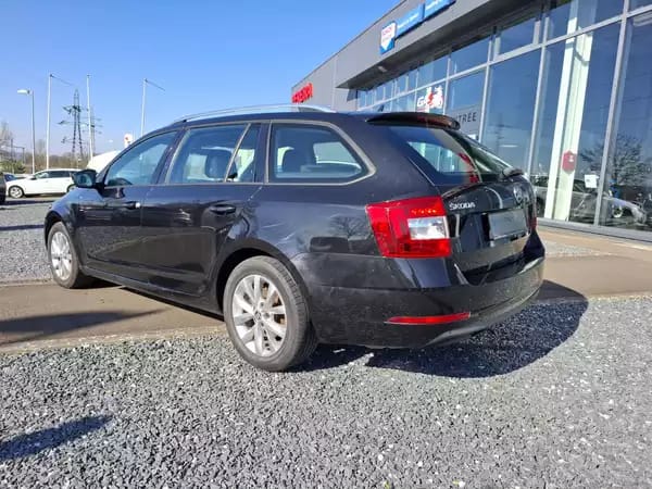 Skoda Octavia 1.8 TSI STYLE LED NAVI 1 HAND - Photo 2