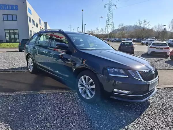 Skoda Octavia 1.8 TSI STYLE LED NAVI 1 HAND - Photo 3