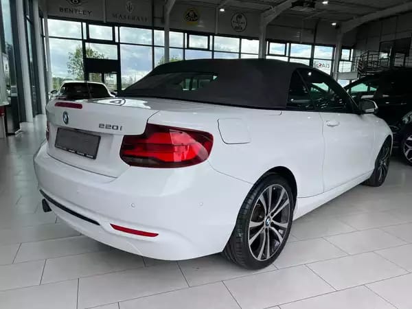 BMW 220 iA  184 CABRIO ,SPORT PAKET, 1 HAND, VOLANT M, CARPLAY, NAVI, LED,CAMERA, GARANTIE - Photo 2