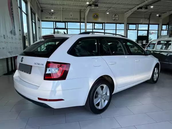 Skoda Octavia 1.6 TDI 116 NAVI, PDC,CARPLAY,ALU 16'' - Photo 2