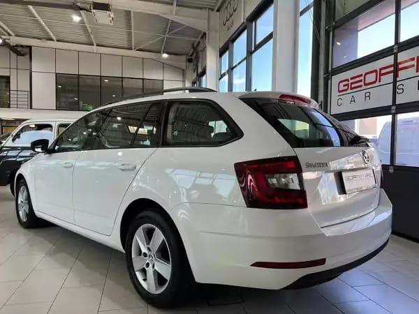 Skoda Octavia 1.6 TDI 116 NAVI, PDC,CARPLAY,ALU 16'' - Photo 2