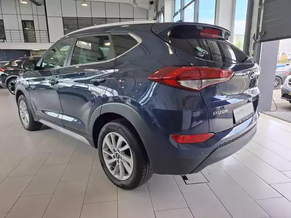 Hyundai TUCSON 1.6 GDI 2WD CUIR NAVI 1 HAND - Photo 2