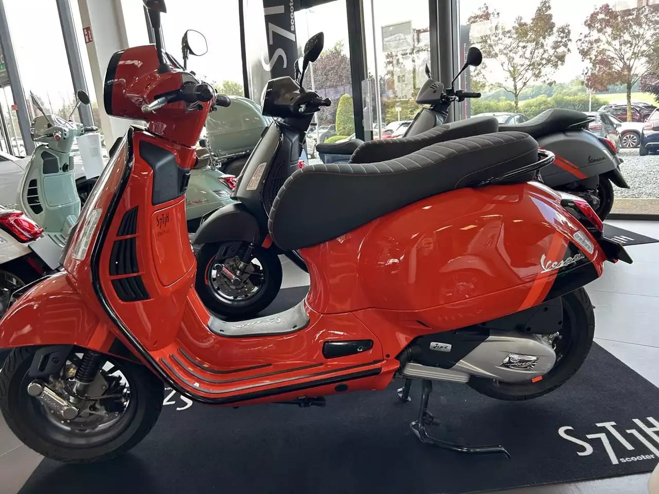 Vespa GTS 125 Super Sport - Photo 1