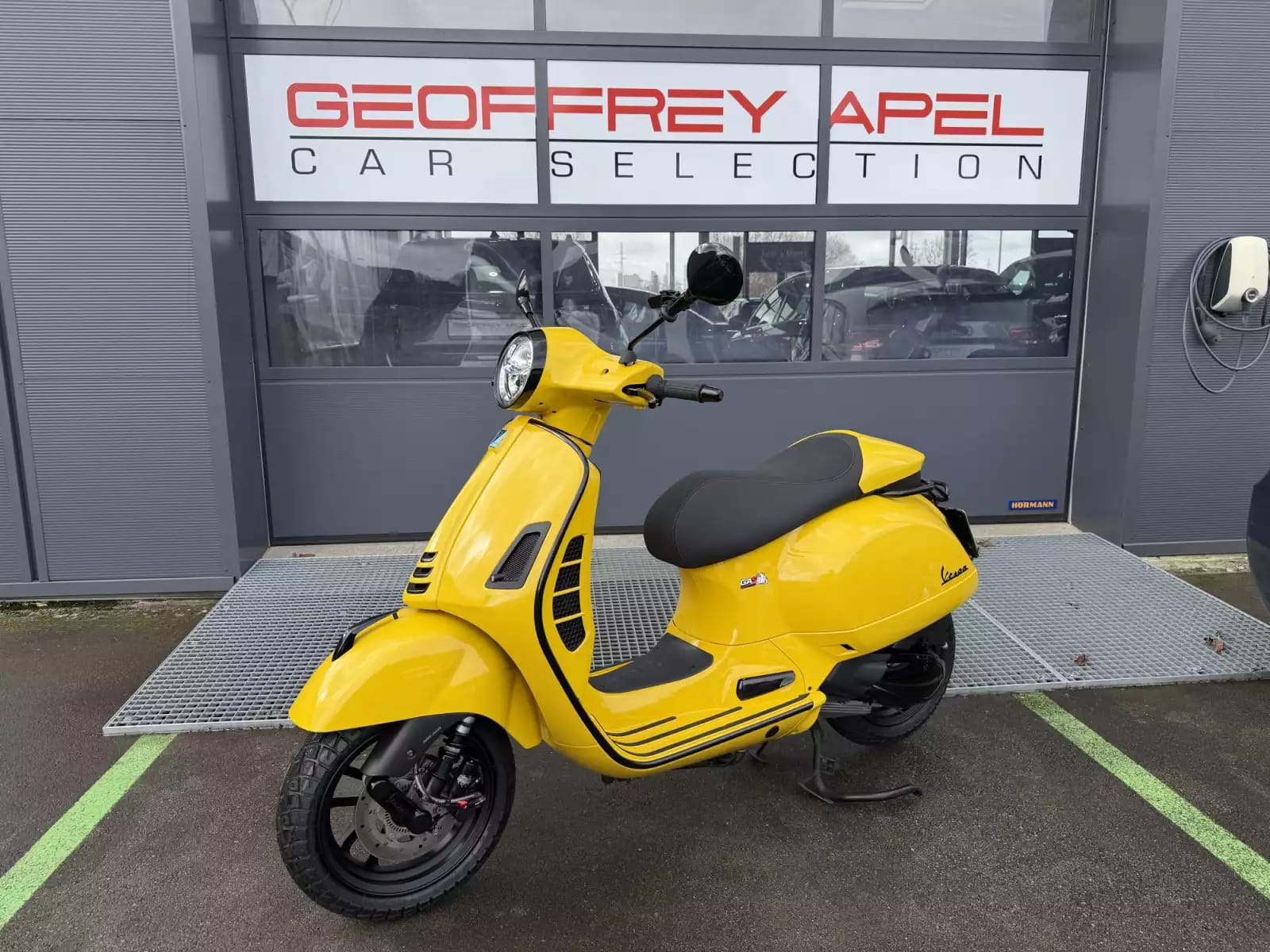 Vespa GTS Super Sport 300 - Photo 1