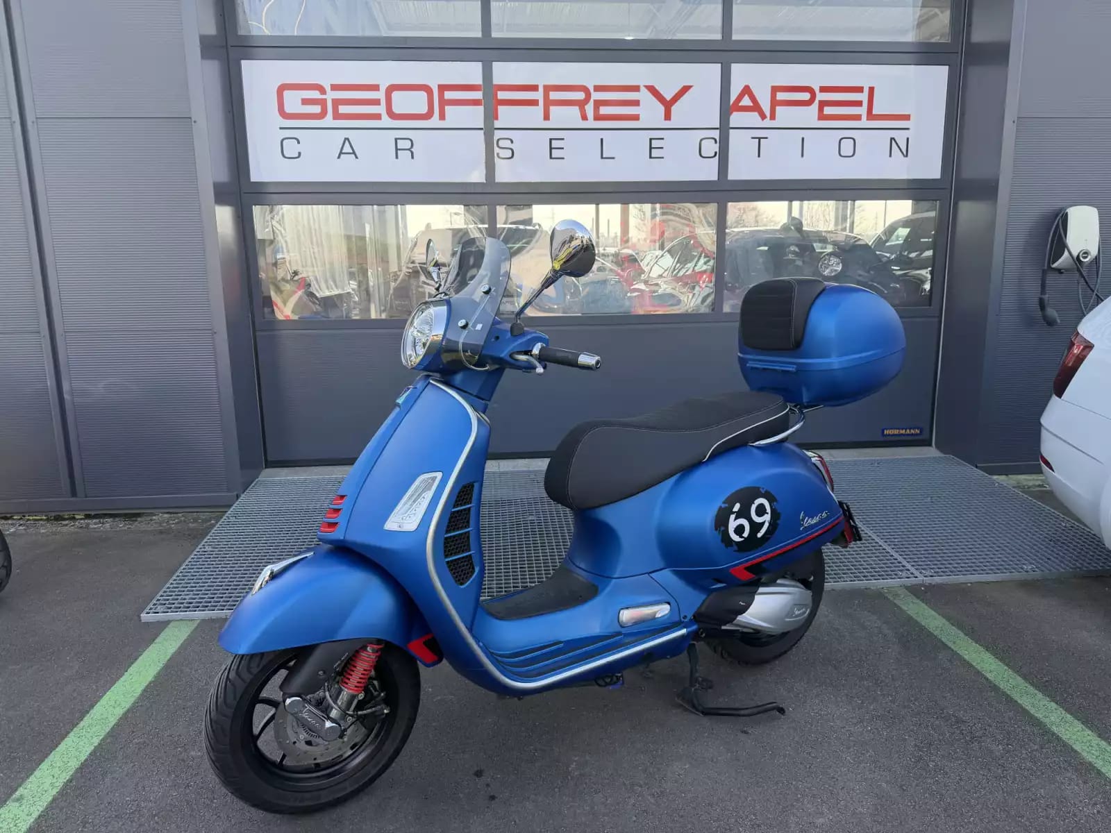 Vespa GTS 300 - Photo 1
