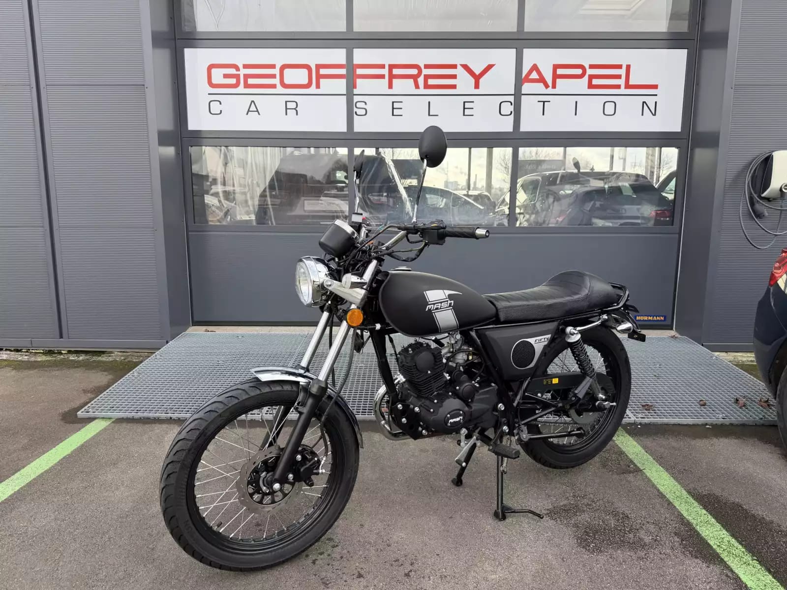 Mash Fifty - Photo 1