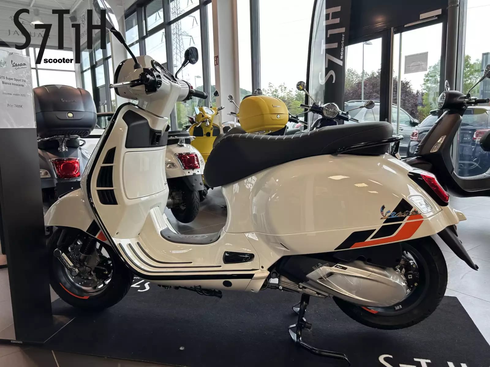 Vespa GTS Super Sport 125 - Photo 1
