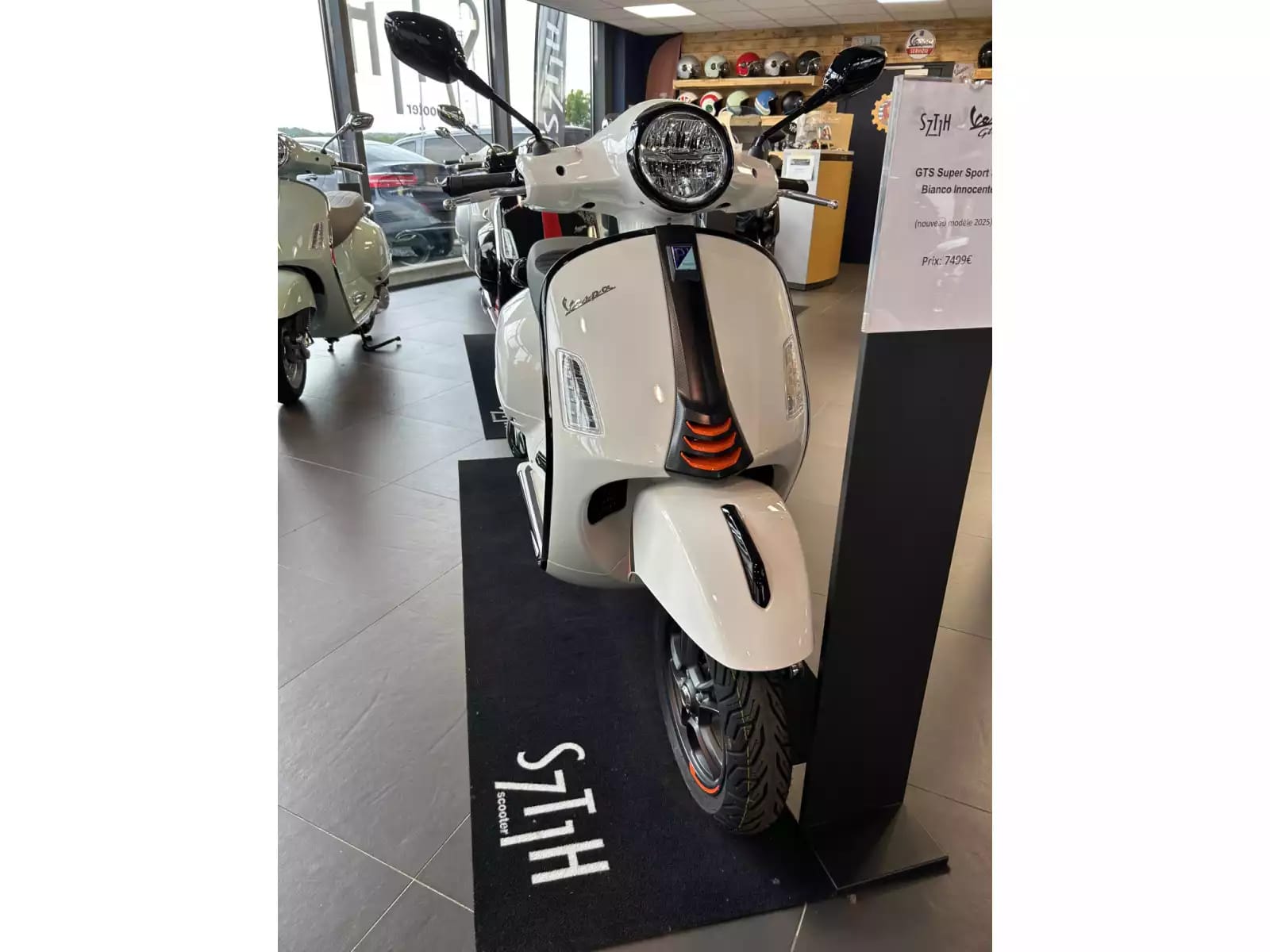 Vespa GTS Super Sport 310 - Photo 1