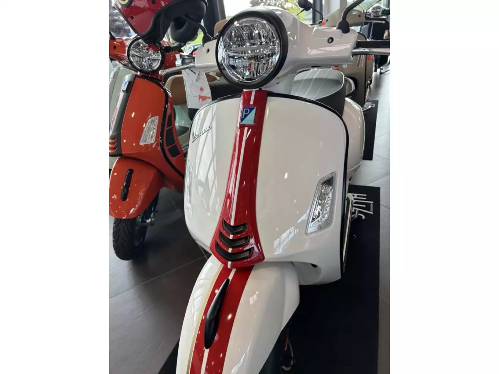 Vespa GTS 300 Racing 60s - Photo 1