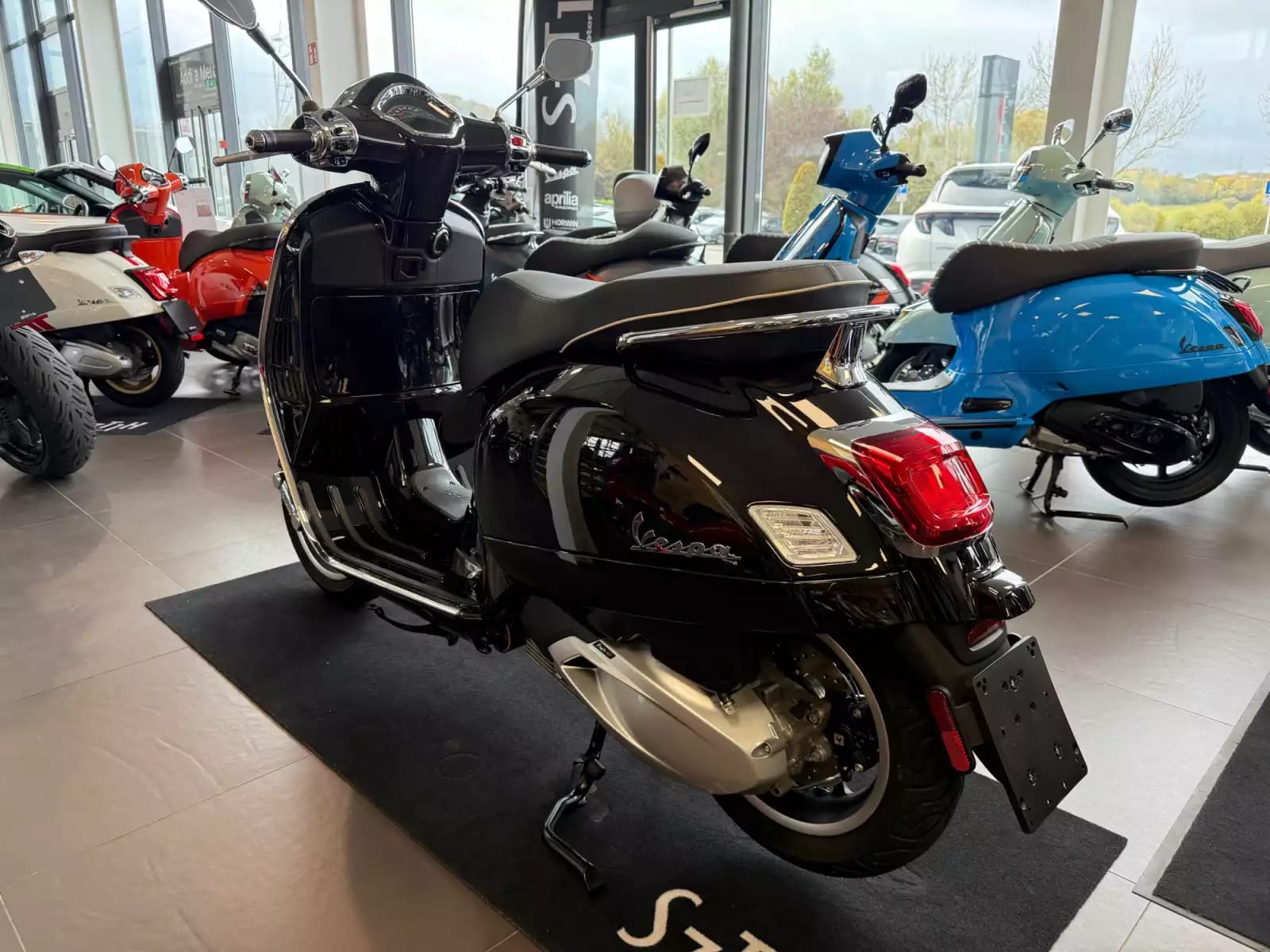 Vespa GTS 310 Super - Photo 1