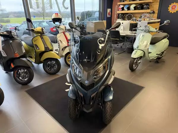 Piaggio MP3 530 - Photo 2