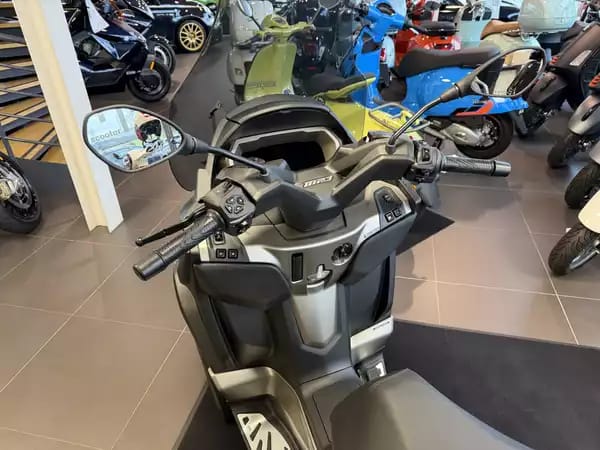 Piaggio MP3 530 - Photo 3