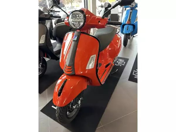 Vespa GTS 125 Super Sport - Photo 2