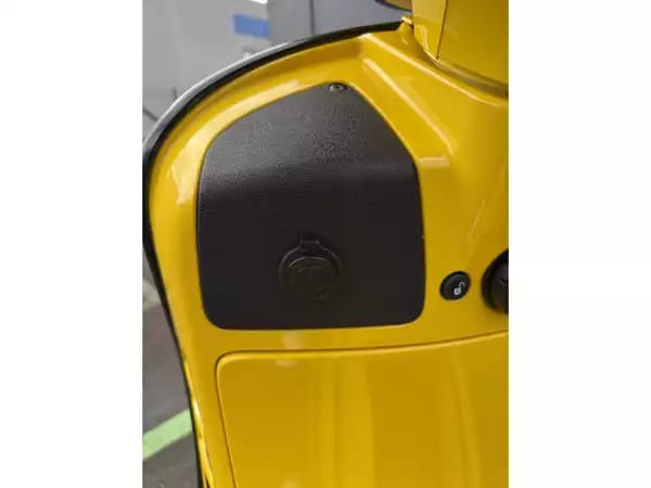 Vespa GTS Super Sport 300 - Photo 2