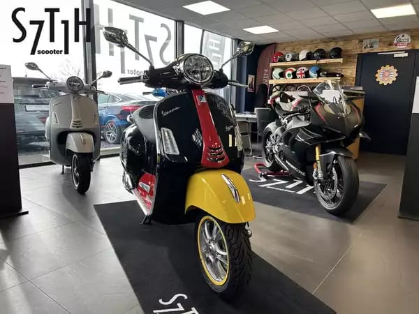 Vespa GTS 310 Mickey Mouse Disney Edition STH71 - Photo 2