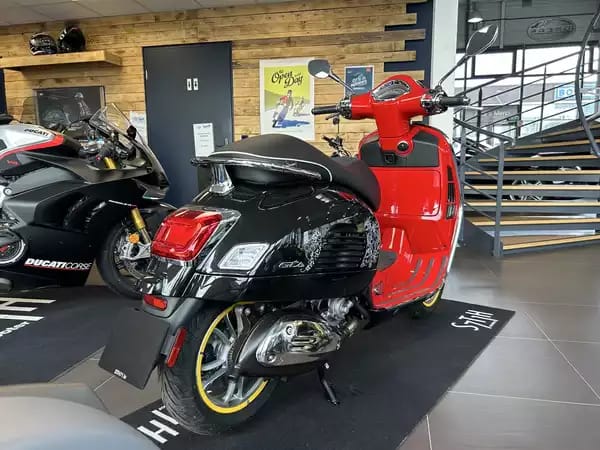 Vespa GTS 310 Mickey Mouse Disney Edition STH71 - Photo 3