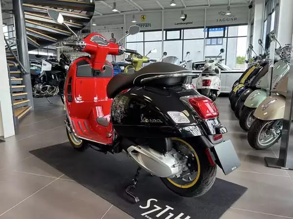 Vespa GTS 310 Mickey Mouse Disney Edition GAS - Photo 3