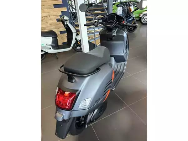 Vespa GTV 310 - Photo 2