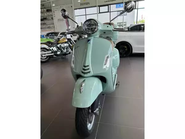 Vespa GTS 125 - Photo 2